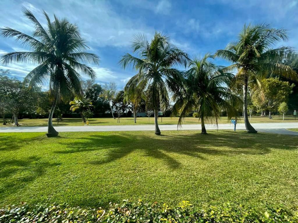 Hospedagem domiciliar King's Courtyard View Miami
