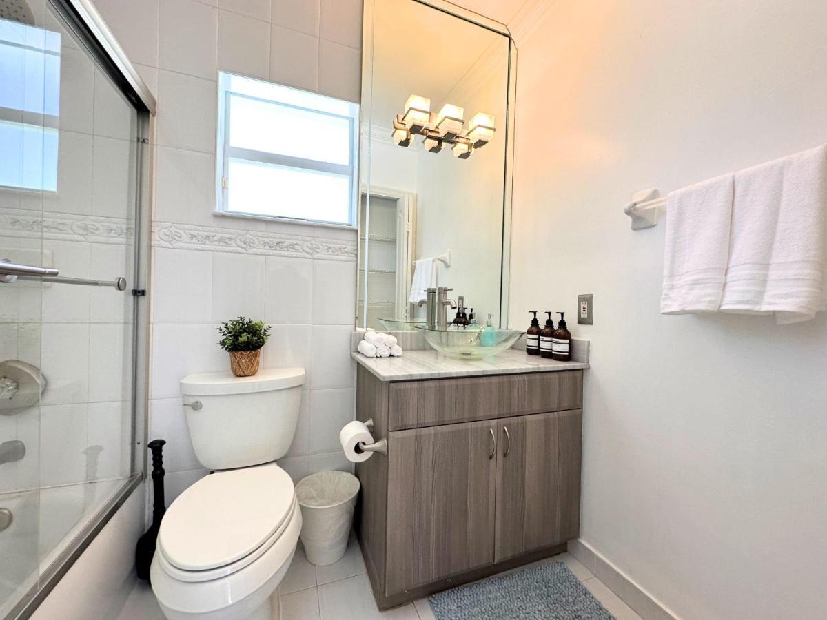 Spacious And Luxurious 4bd 3br House Pool Tub Bbq Private Miami