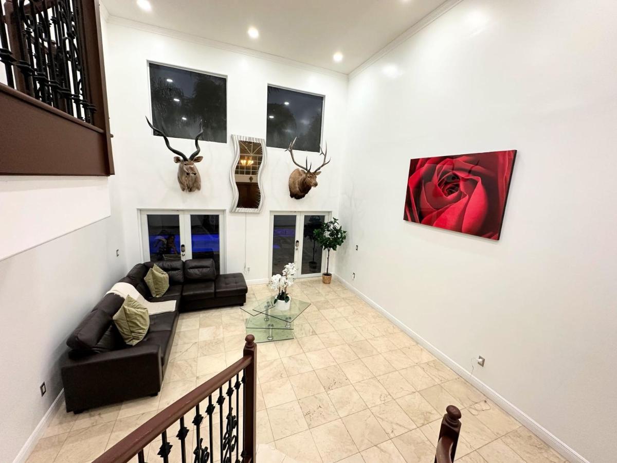 Spacious And Luxurious 4bd 3br House Pool Tub Bbq Private