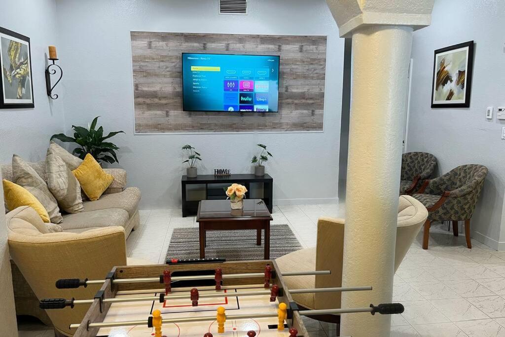 Amazing & Cozy Duplex Near Zoo ! Miami