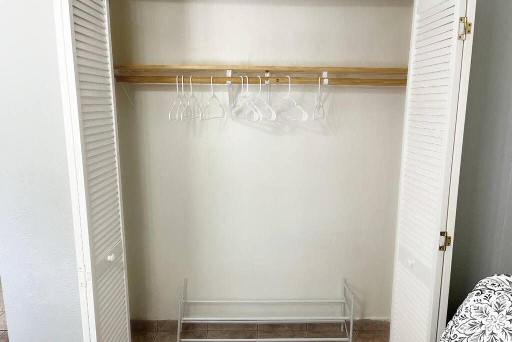 Amazing & Cozy Duplex Near Zoo ! Casa de férias Miami