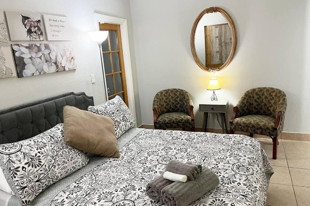 Amazing & Cozy Duplex Near Zoo ! Casa de férias Miami