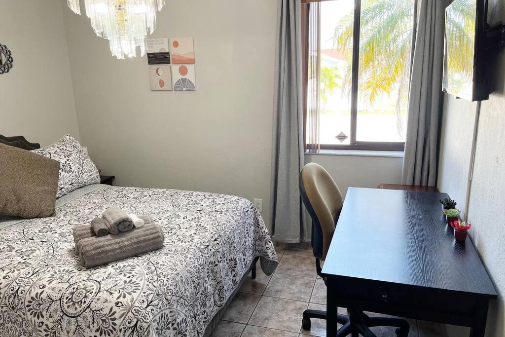Casa de férias Amazing & Cozy Duplex Near Zoo ! Miami