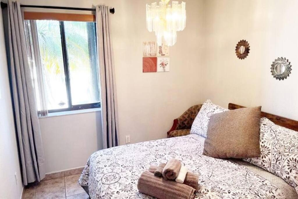Amazing & Cozy Duplex Near Zoo ! Casa de férias Miami