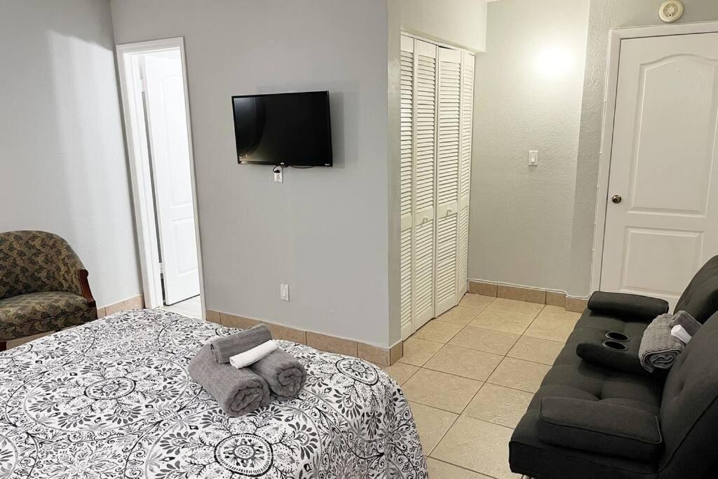 Casa de férias Amazing & Cozy Duplex Near Zoo ! Miami