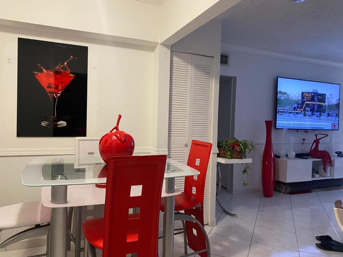 Apartamento Beautiful House 7 Min From Airport W Free Parking *