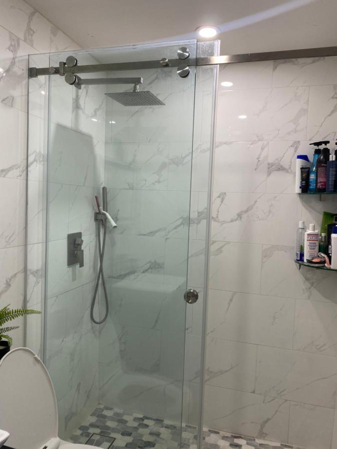 Beautiful House 7 Min From Airport W Free Parking Apartamento *