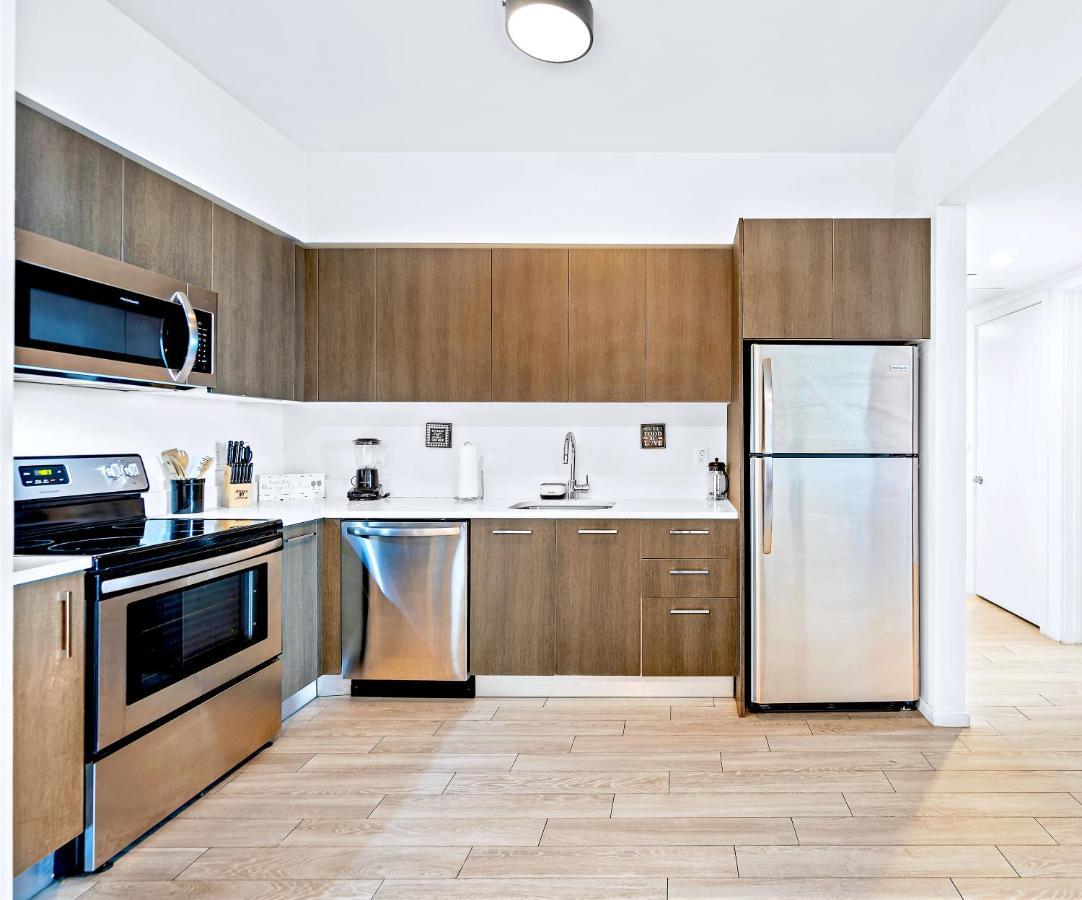 Apartment High! In The Sky! Exclusive Condo!