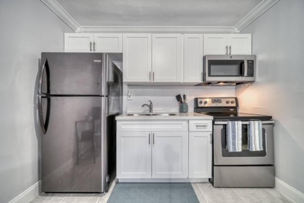 Villa Mdc Estates-private With Ample Gated Parking Miami