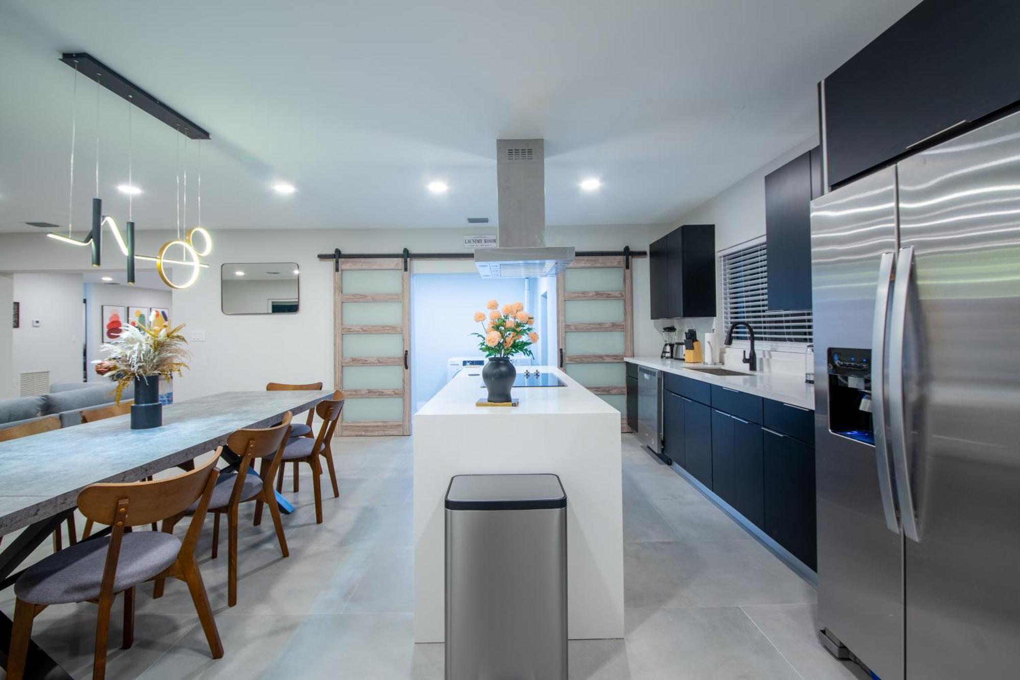 Fantastic North By The Glamhomes * Miami