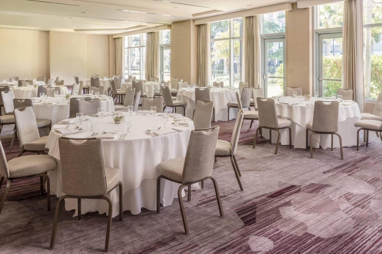 Courtyard By Marriott Airport Hotel
