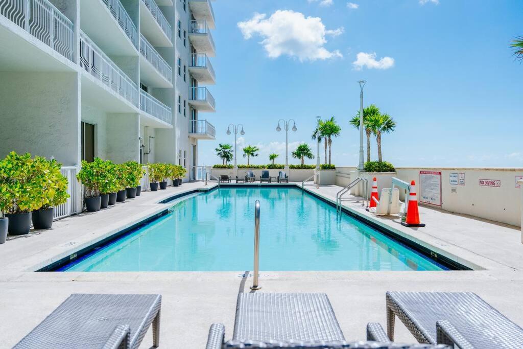 Brickell, In The Sky! *