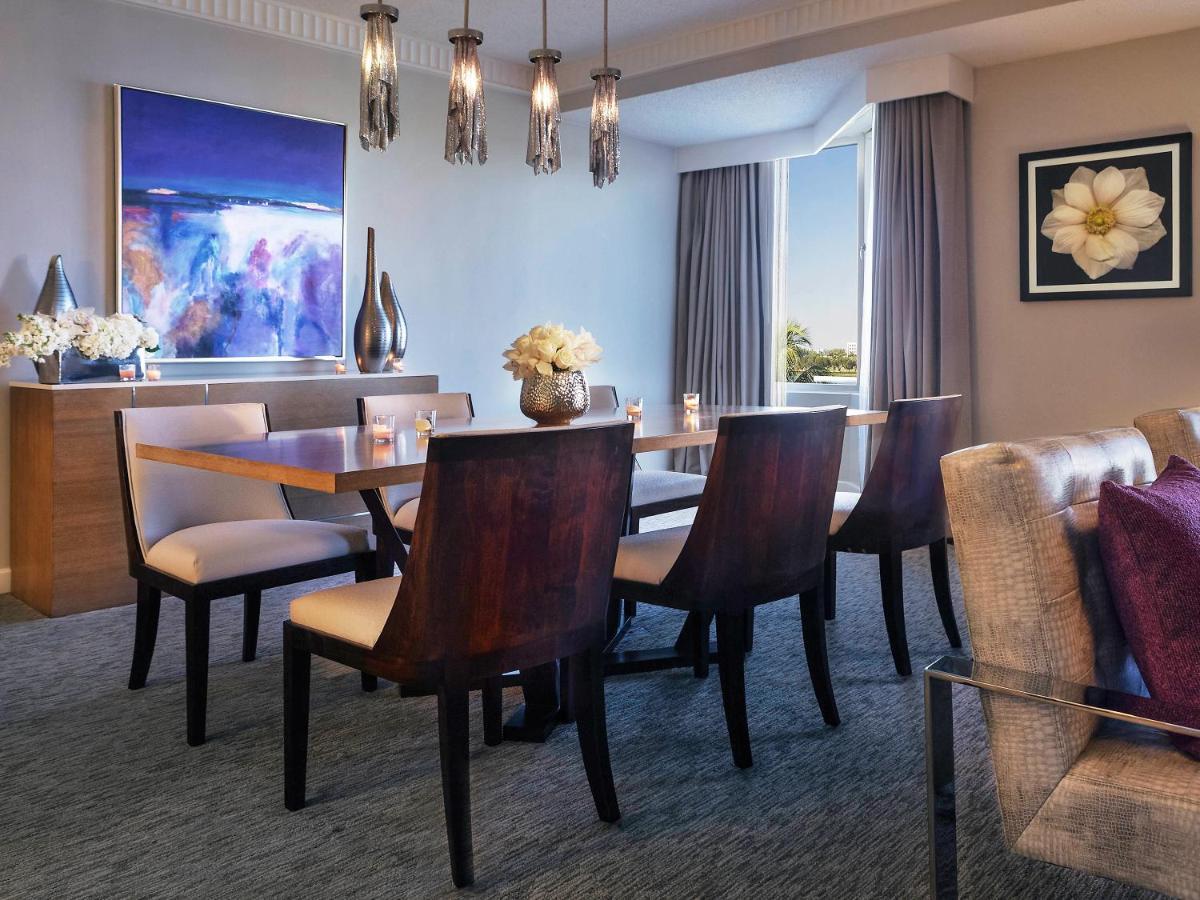 Pullman Airport 4*