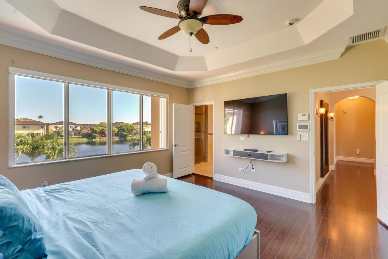 Spacious Retreat With Grill, Pool And Dock! Casa de férias *