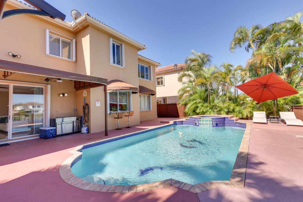 Casa de férias Spacious Retreat With Grill, Pool And Dock! Miami