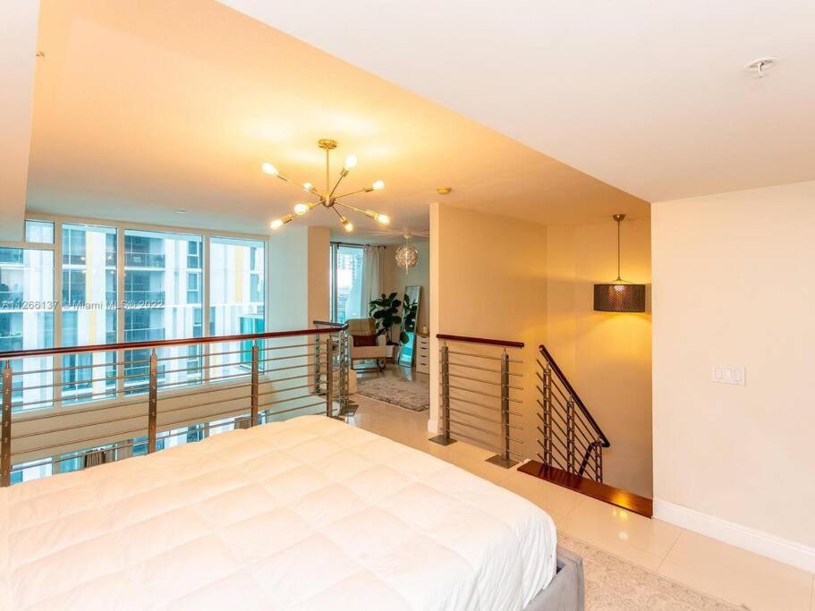 Beautiful Brickell Loft Apartamento