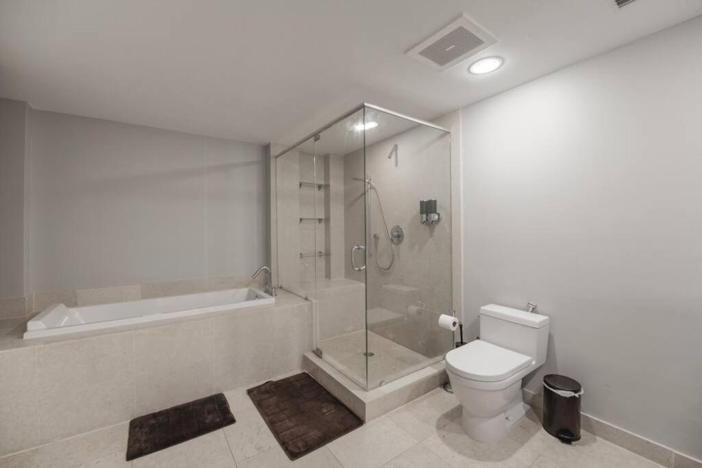 Wonderful 2 Bedroom Icon Brickell With Pool