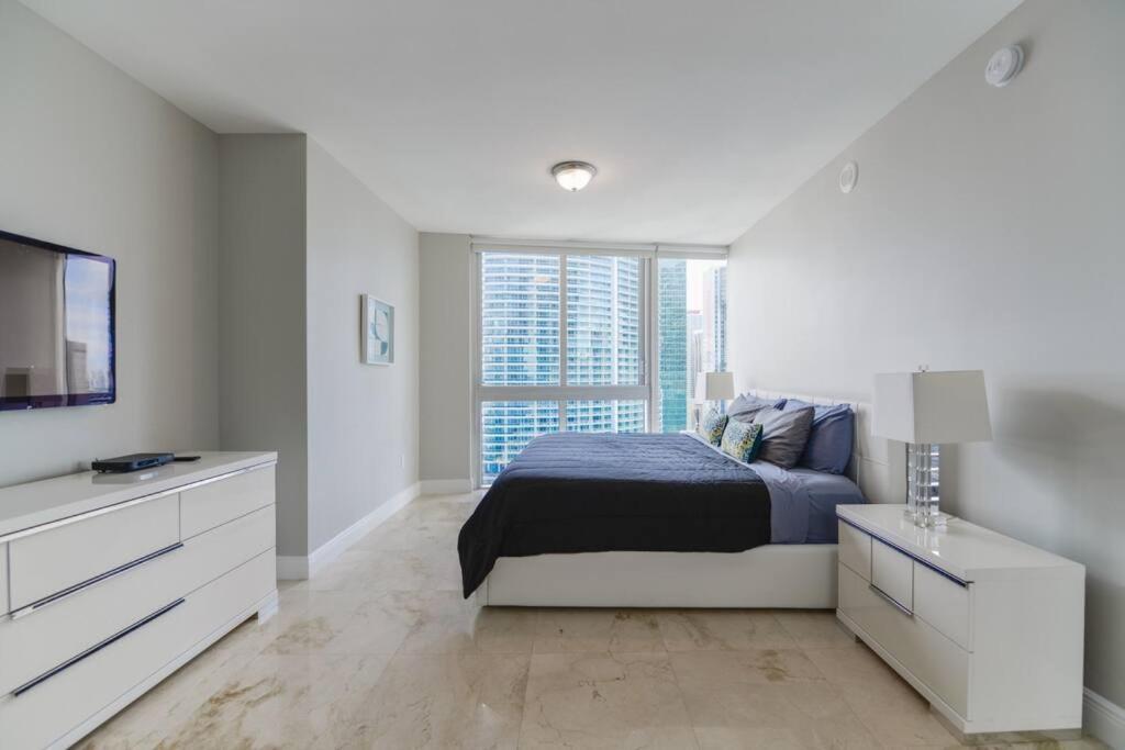 Wonderful 2 Bedroom Icon Brickell With Pool *