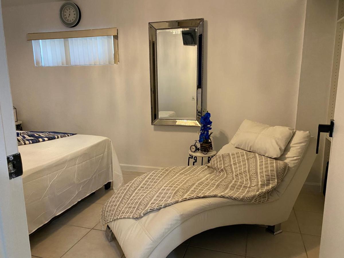 Beautiful House 7 Min From Airport W Free Parking Apartamento Miami