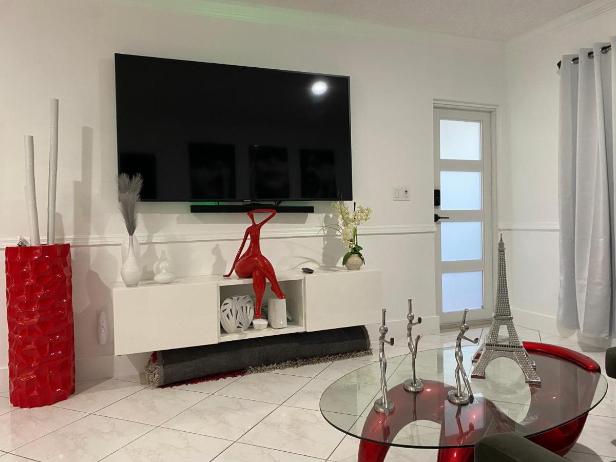 Beautiful House 7 Min From Airport W Free Parking Apartamento *