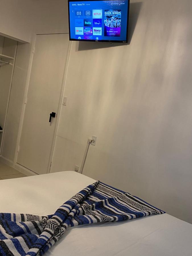 Beautiful House 7 Min From Airport W Free Parking Apartamento Miami