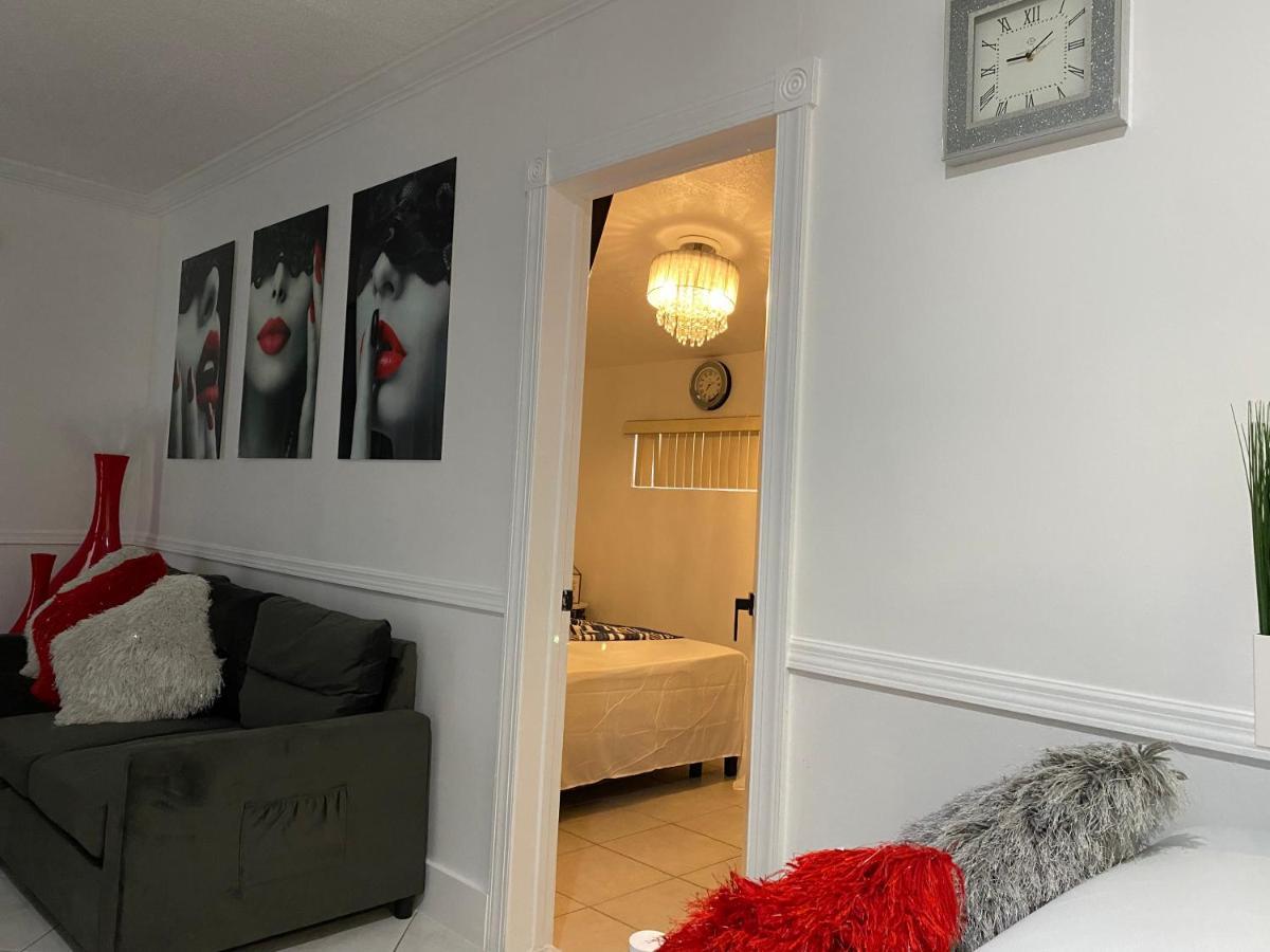 Apartamento Beautiful House 7 Min From Airport W Free Parking