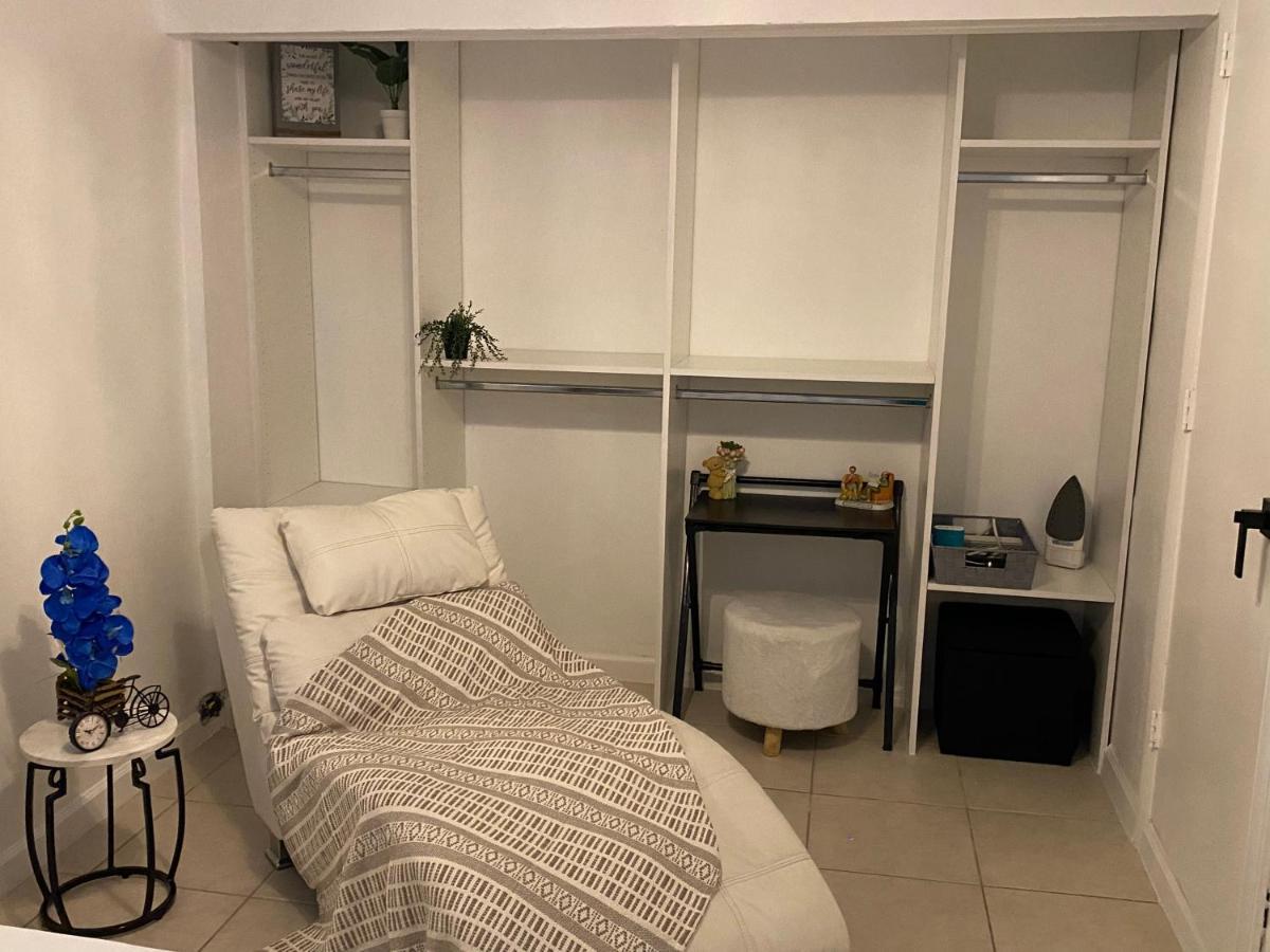 Beautiful House 7 Min From Airport W Free Parking Apartamento *
