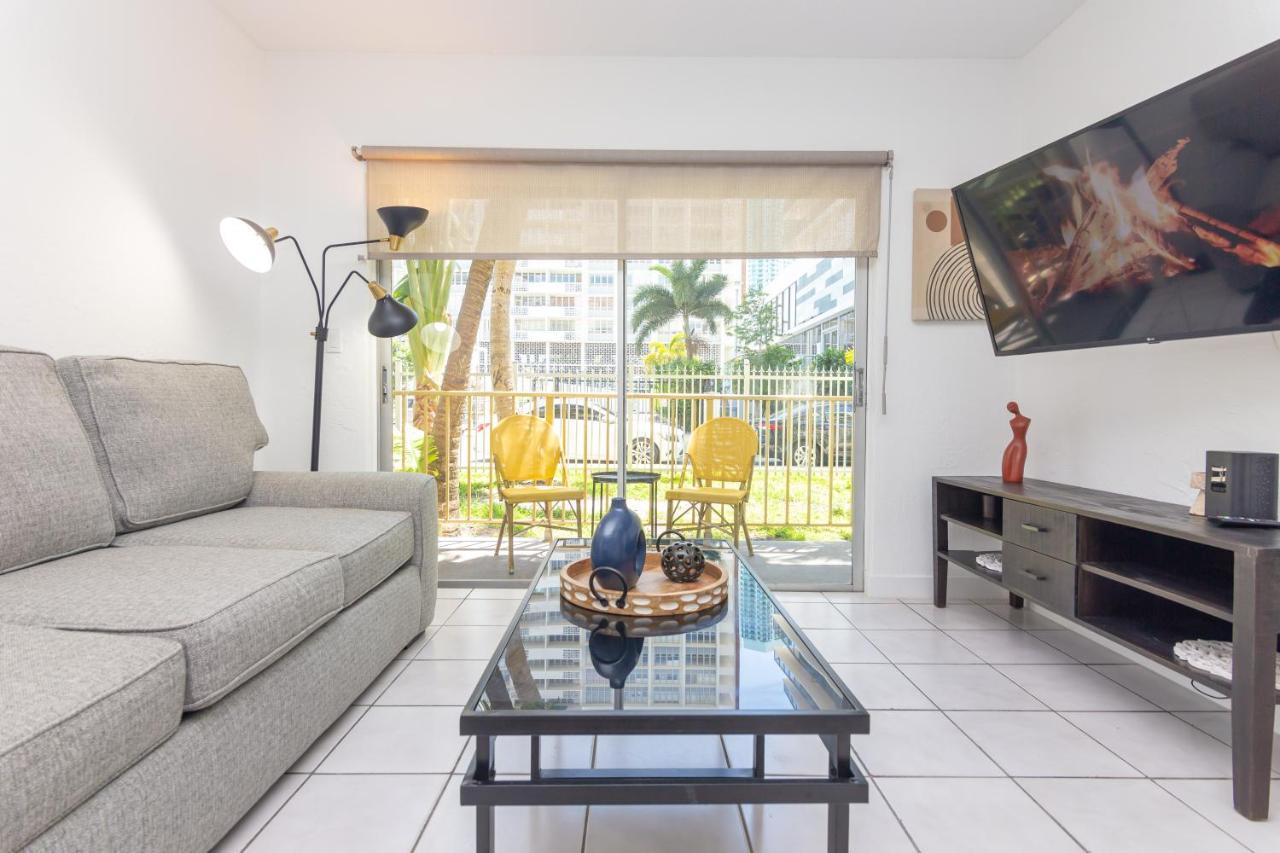 One Bedroom - With Parking & Balcony - Heart Of Wynwood *