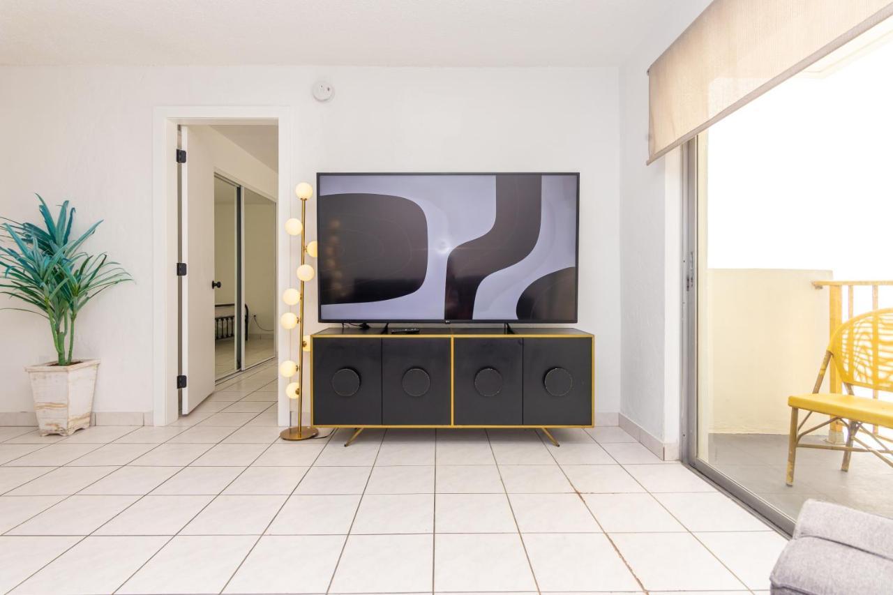 Apartment Two Bedroom - With Parking & Balcony - Heart Of Wynwood Miami