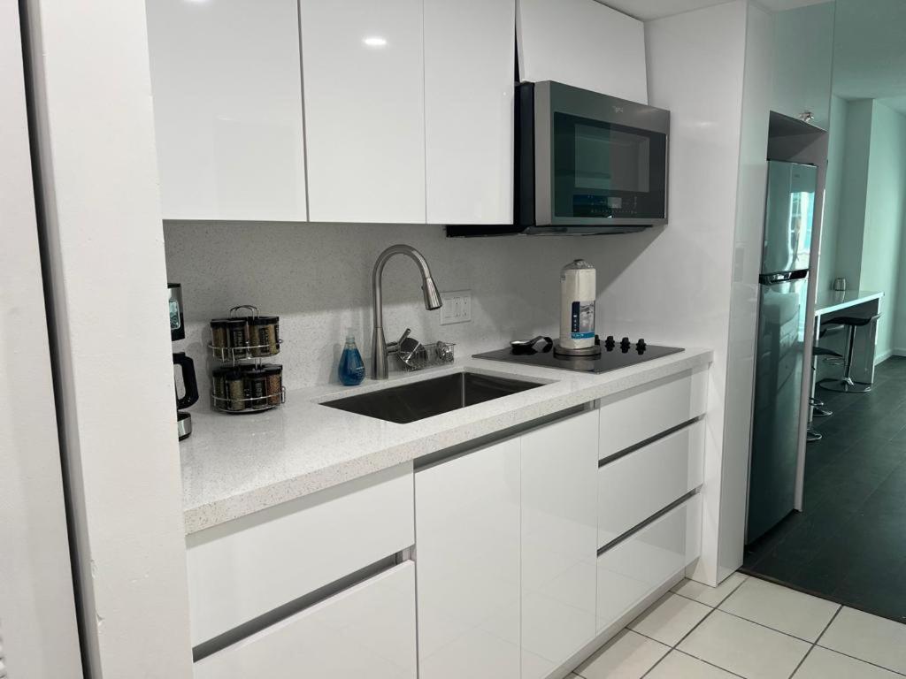 In Brickell With Pool, Gym, Free Parking And Game Apartment
