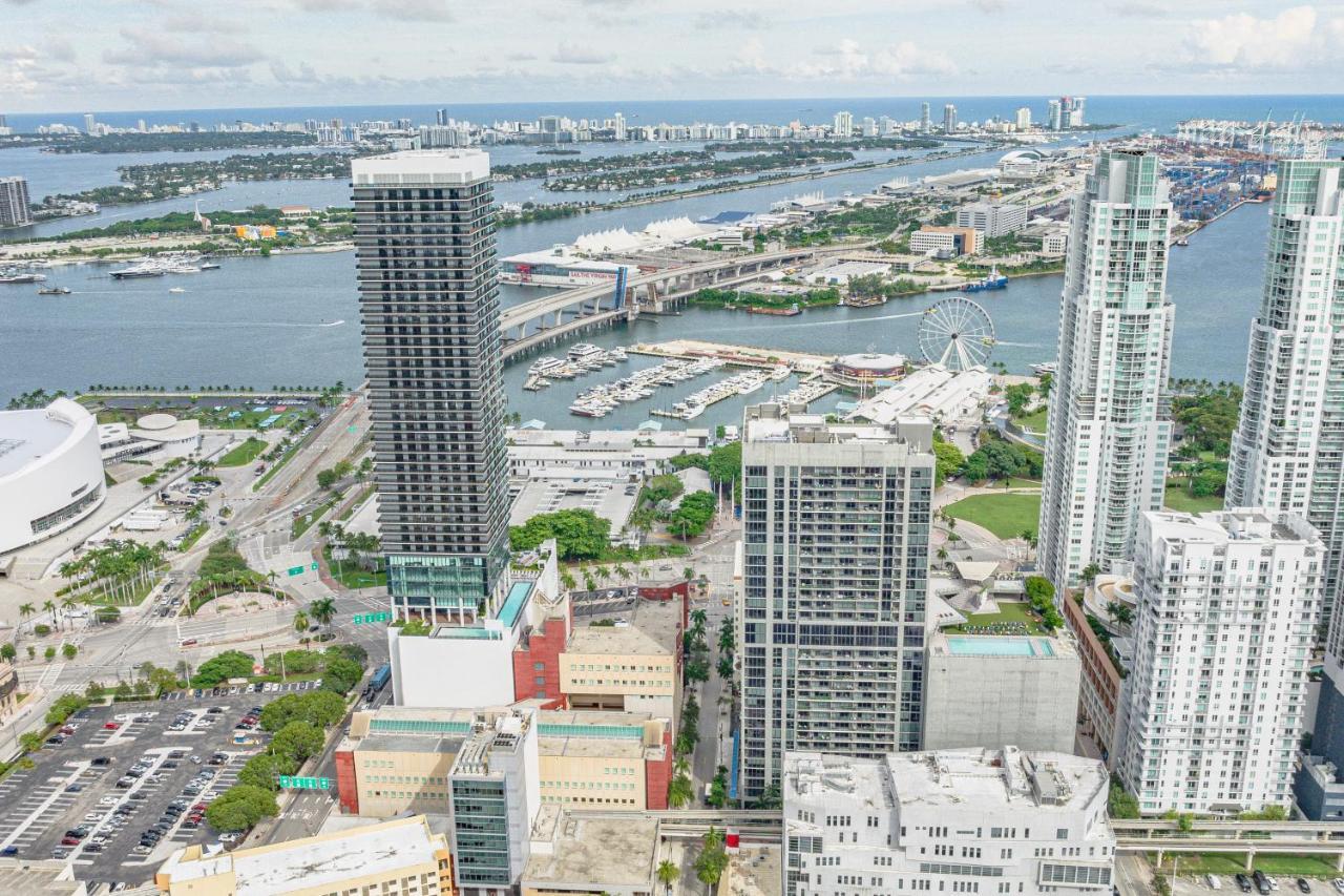 Luxurious 2-bed With Breathtaking Bay Views!! *