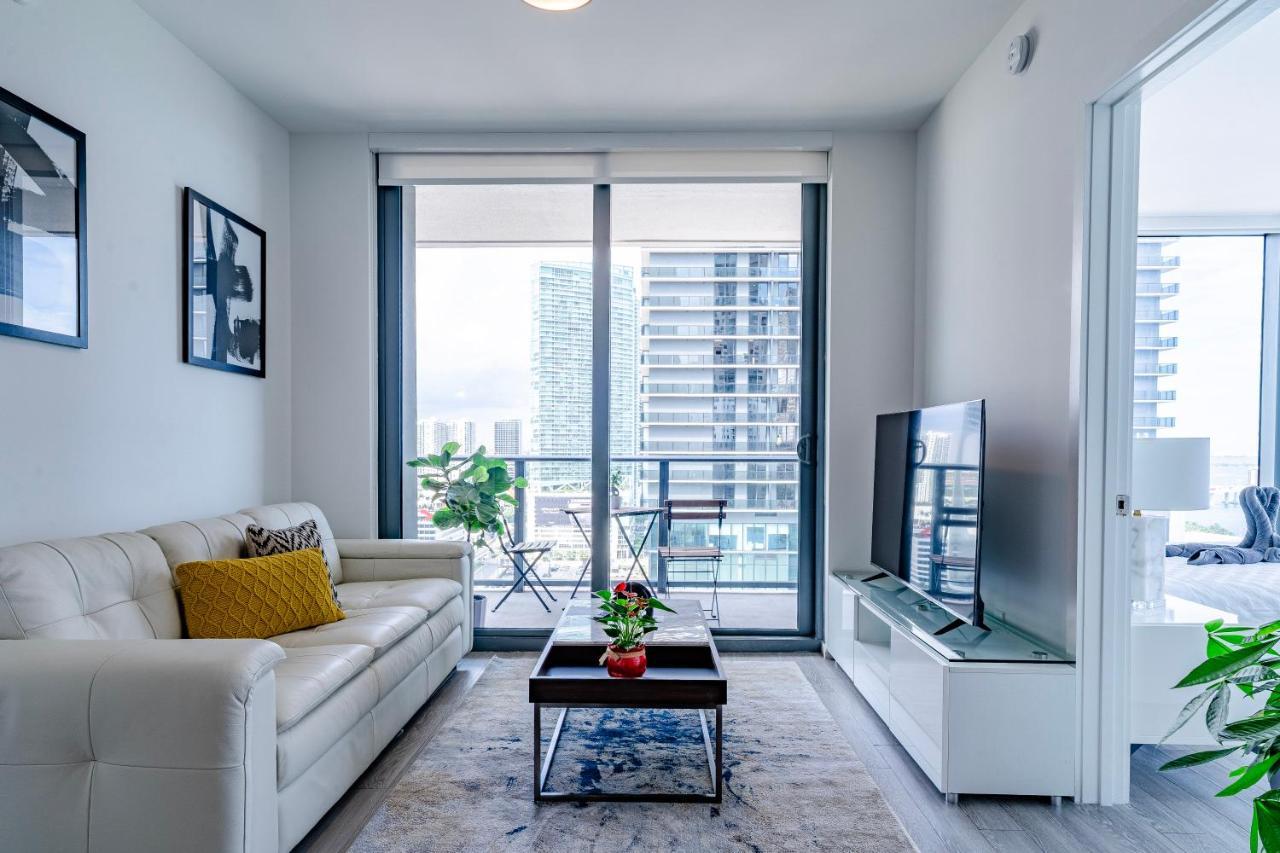 Apartment Luxurious 2-bed With Breathtaking Bay Views!! *