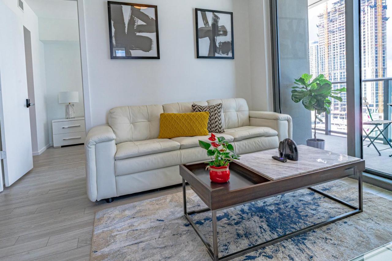 Apartment Luxurious 2-bed With Breathtaking Bay Views!!