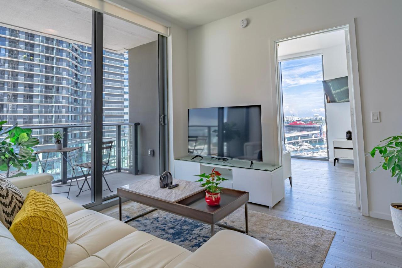 Luxurious 2-bed With Breathtaking Bay Views!! Apartment *