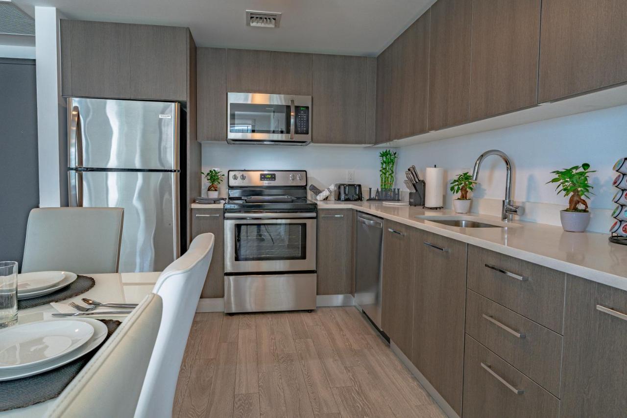 Apartment Luxurious 2-bed With Breathtaking Bay Views!! *