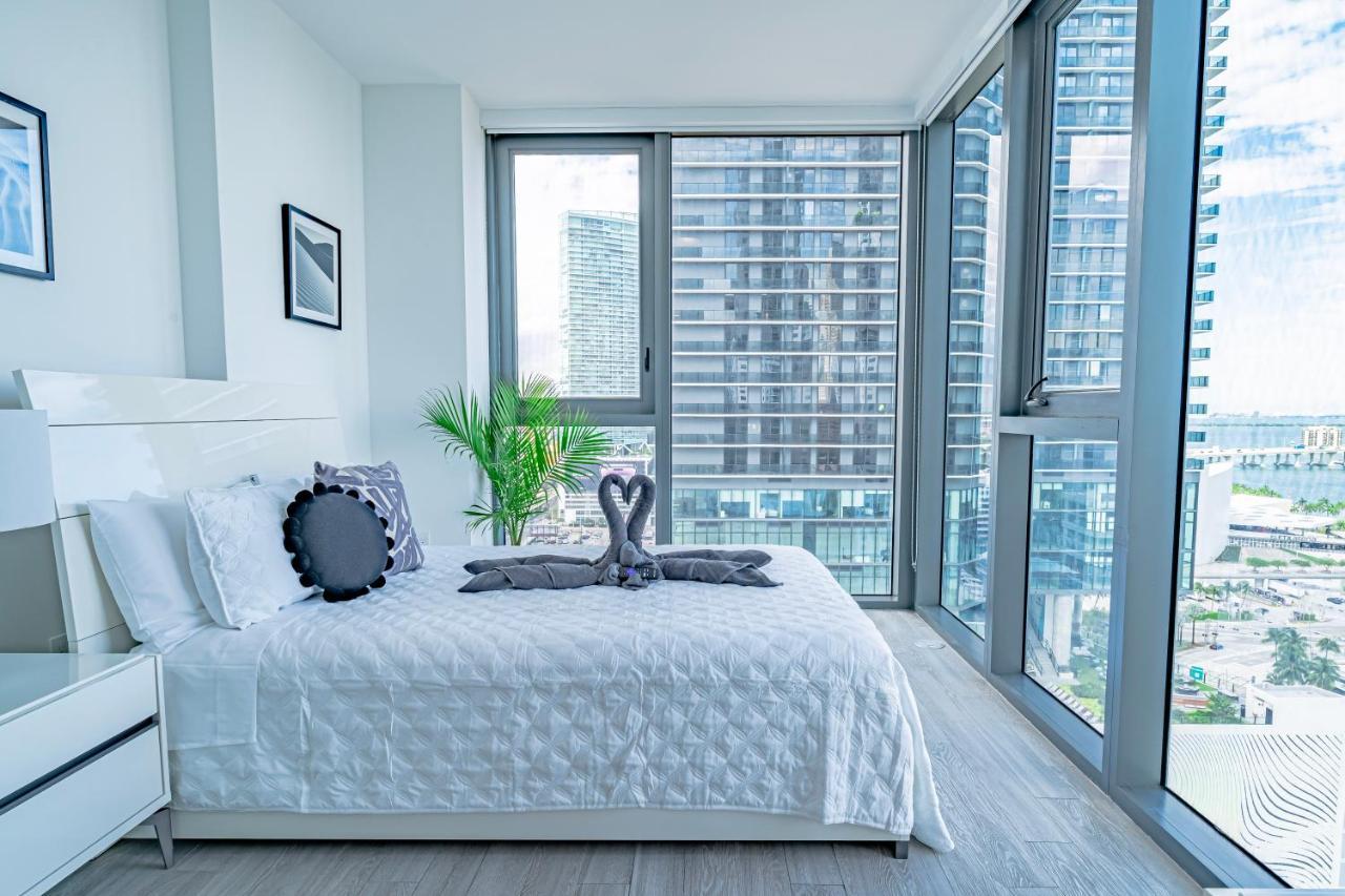 Apartment Luxurious 2-bed With Breathtaking Bay Views!!