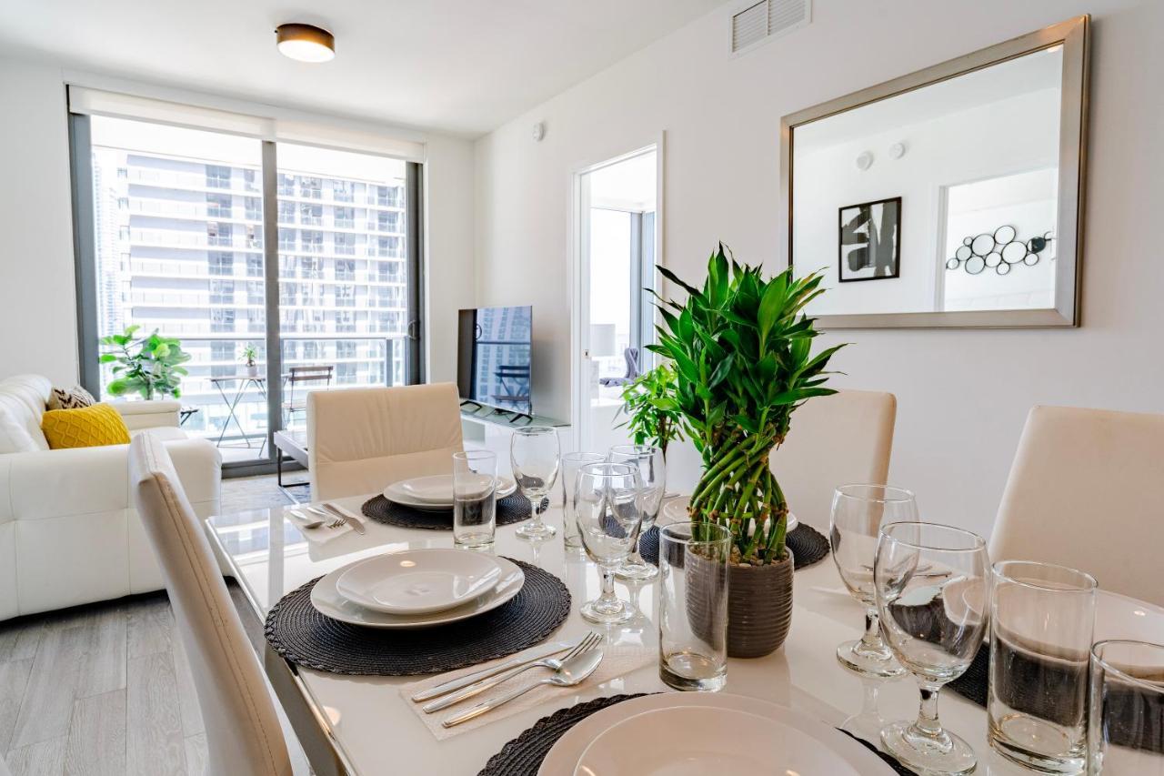 Luxurious 2-bed With Breathtaking Bay Views!!
