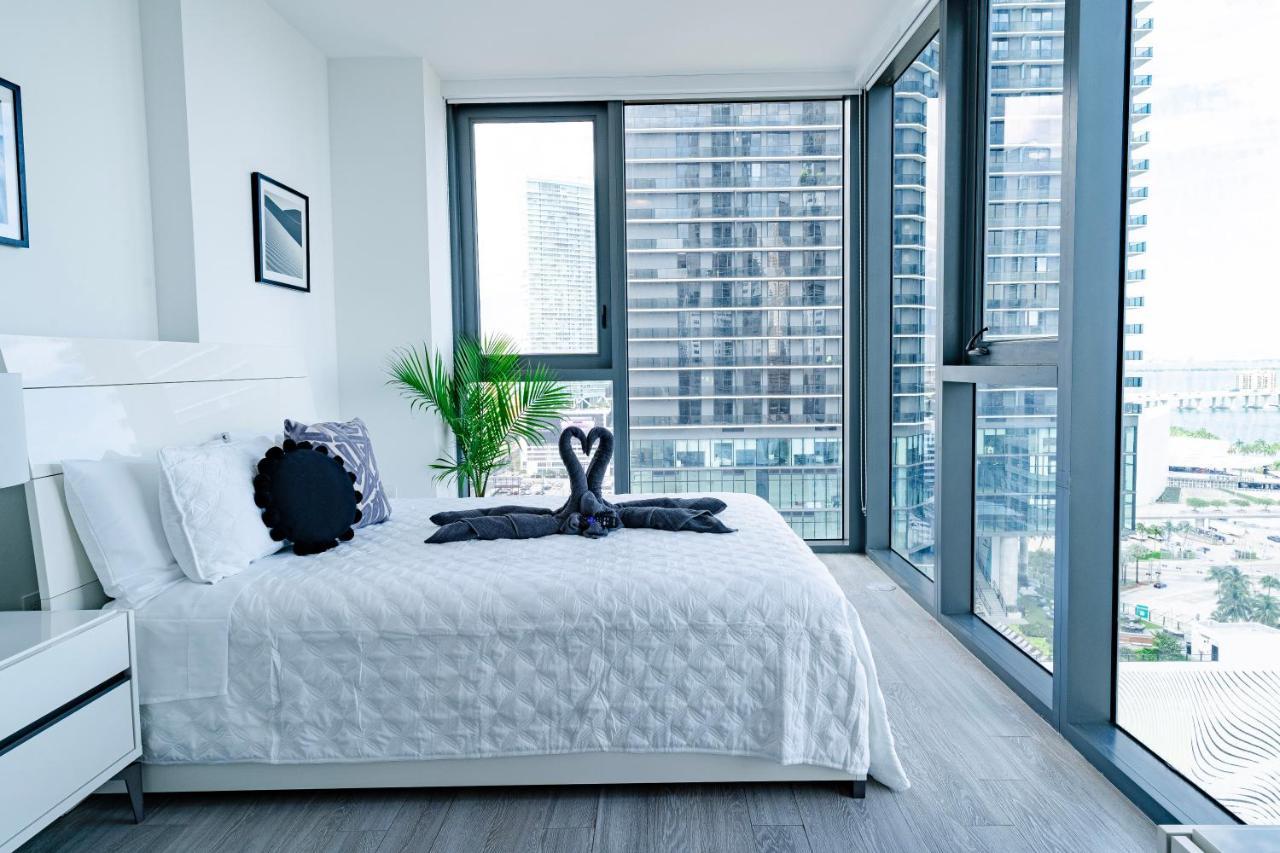 Apartment Luxurious 2-bed With Breathtaking Bay Views!! *