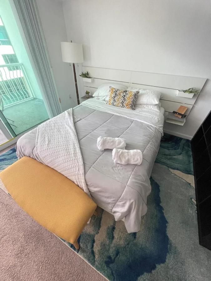 Apartment In Brickell With Pool, Gym, Free Parking And Game *