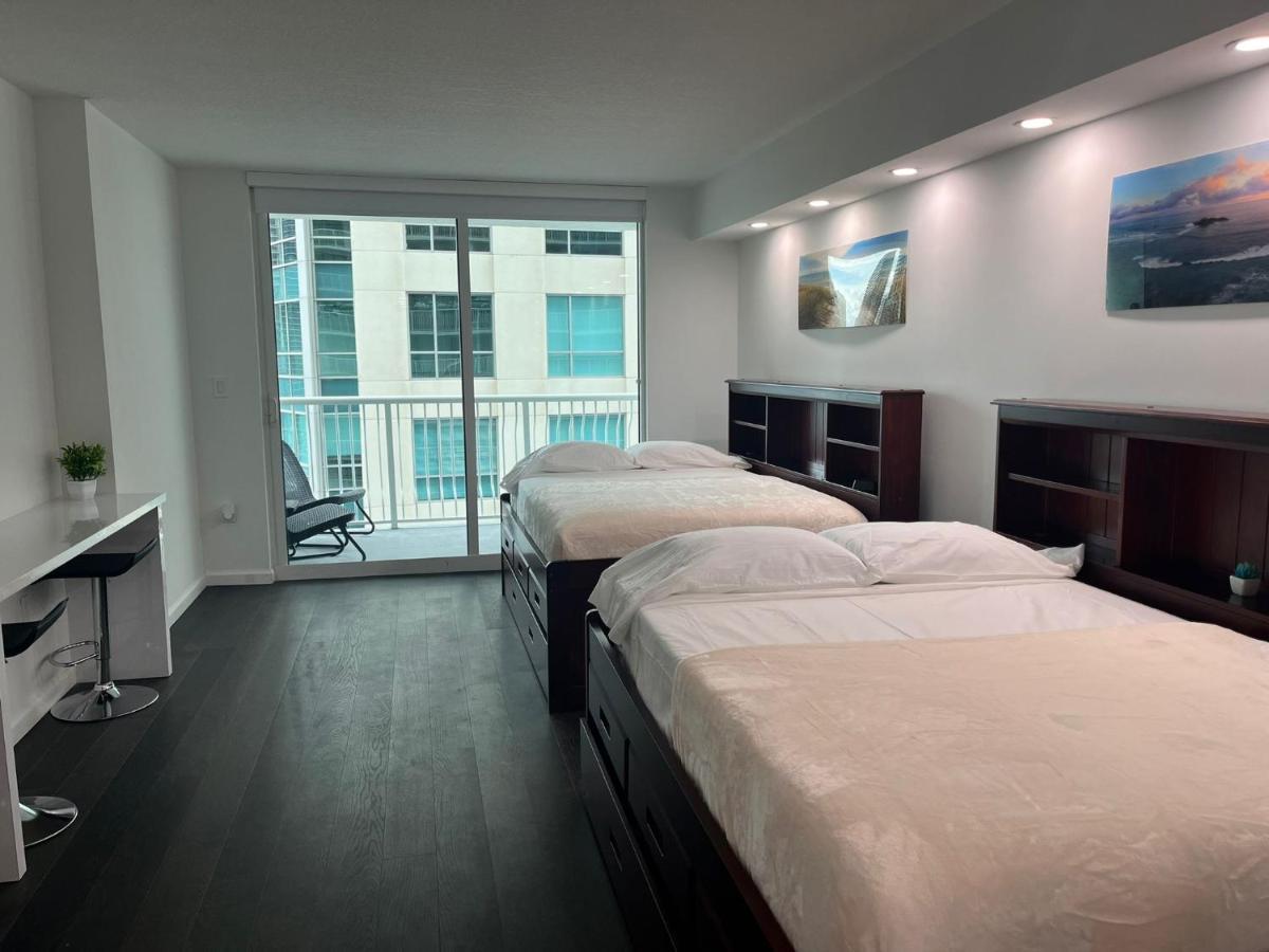 In Brickell With Pool, Gym, Free Parking And Game Miami