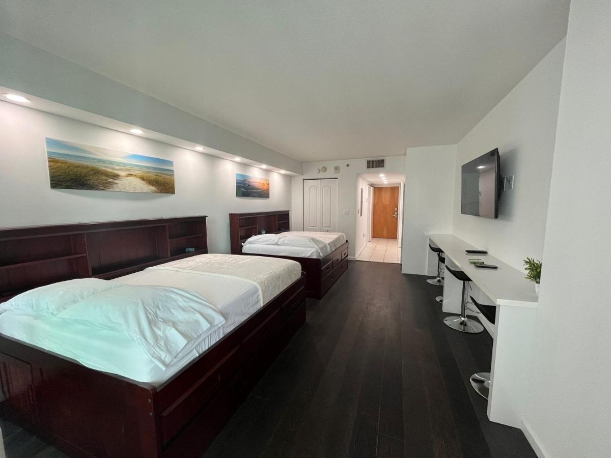 In Brickell With Pool, Gym, Free Parking And Game Apartment *