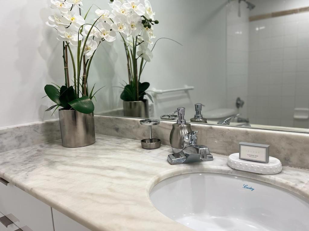 In Brickell With Pool, Gym, Free Parking And Game * Miami