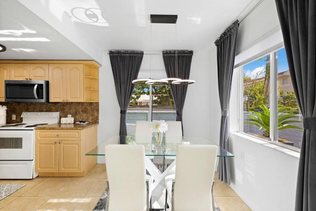 Beautiful In The Heart Of Apt 8 Miami