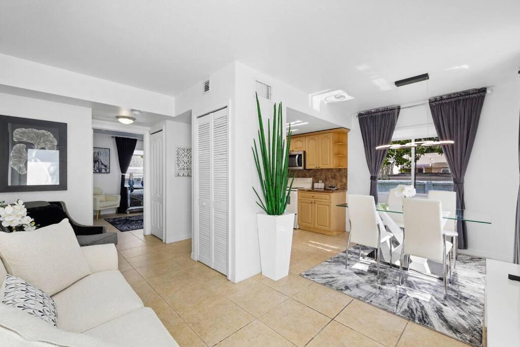 Beautiful In The Heart Of Apt 8 Apartment Miami