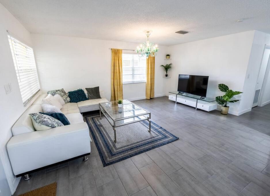 Close To Port Cruise, Steps To Wynwood. Up To 8 Pp *