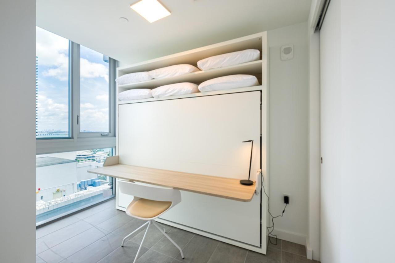 Apartment Fabulous With Pool, Gym, Lounge - Prime Location, *