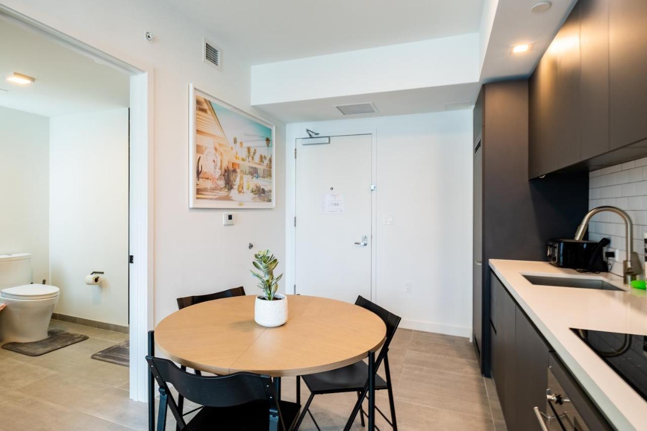 Apartment Fabulous With Pool, Gym, Lounge - Prime Location, *