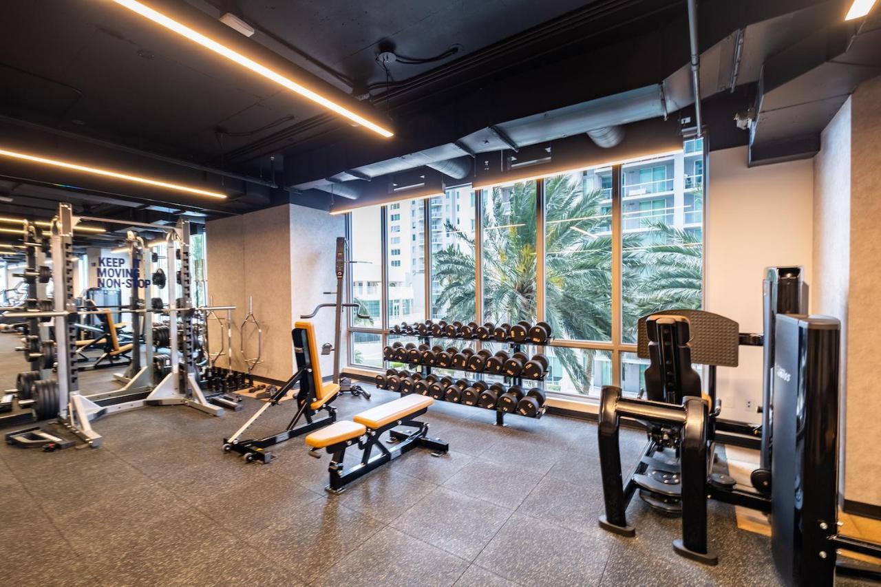 Fabulous With Pool, Gym, Lounge - Prime Location, Apartment