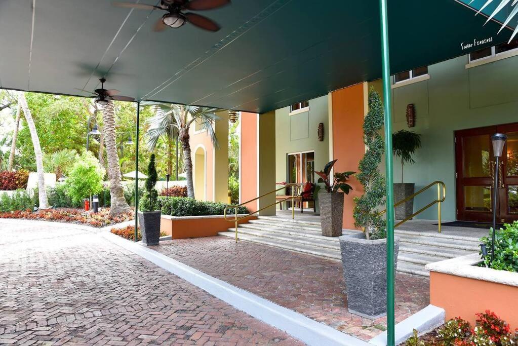 Apartment Relaxing In The Grove, Free Parking *