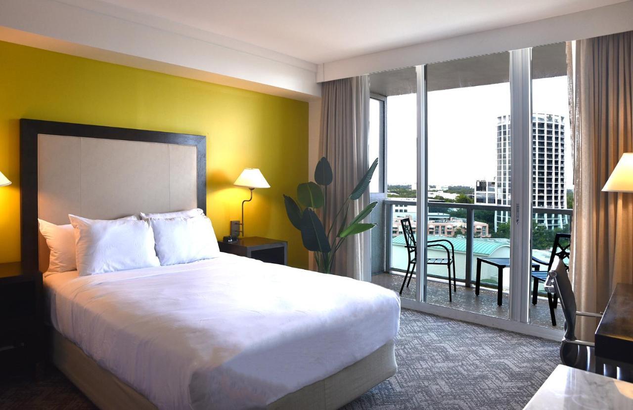 Stunning 12th Floor In The Heart Of Grove *